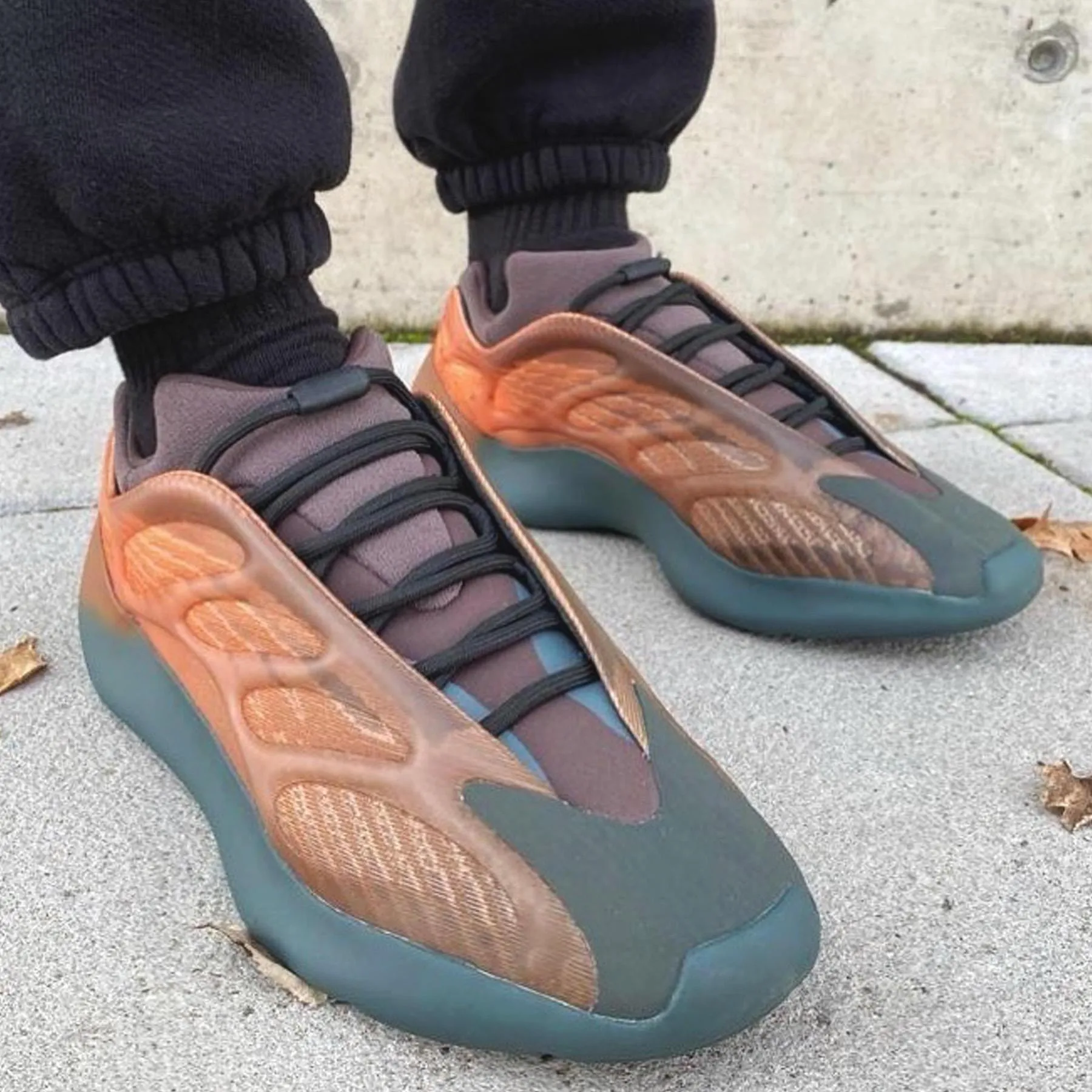 Adidas Yeezy 700 V3 "Copper Fade"