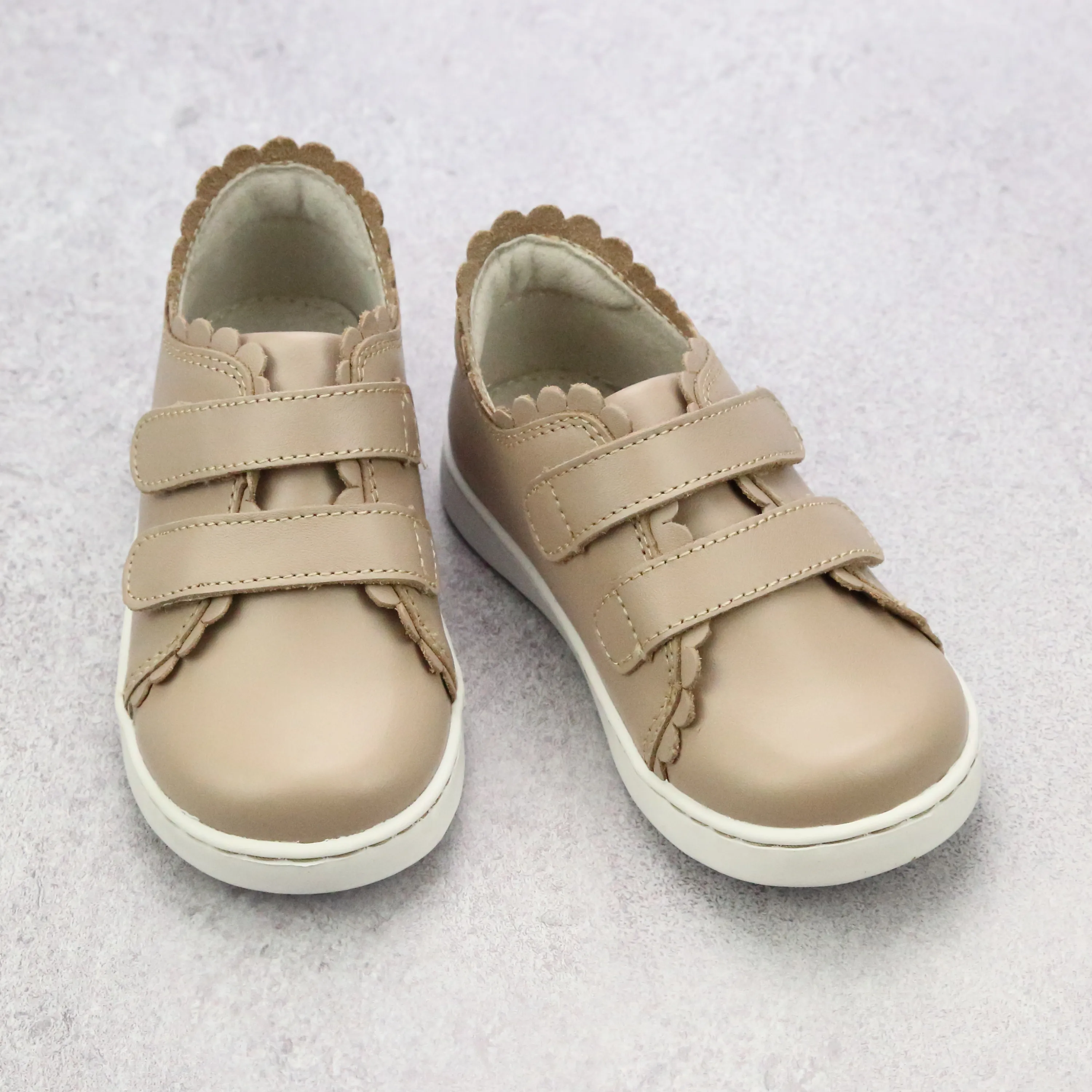 Girls Caroline Double Velcro Scalloped Leather Sneaker